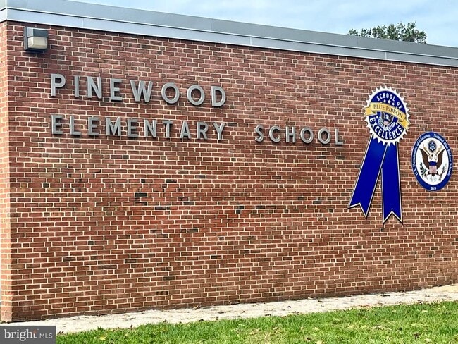 Building Photo - 2 Bailiffs Ct