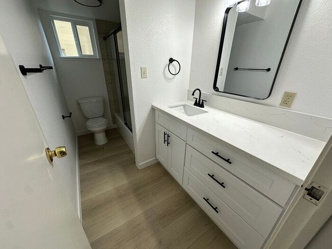 Building Photo - MOVE IN SPECIAL!! DEPOSIT MOVES YOU IN!!!