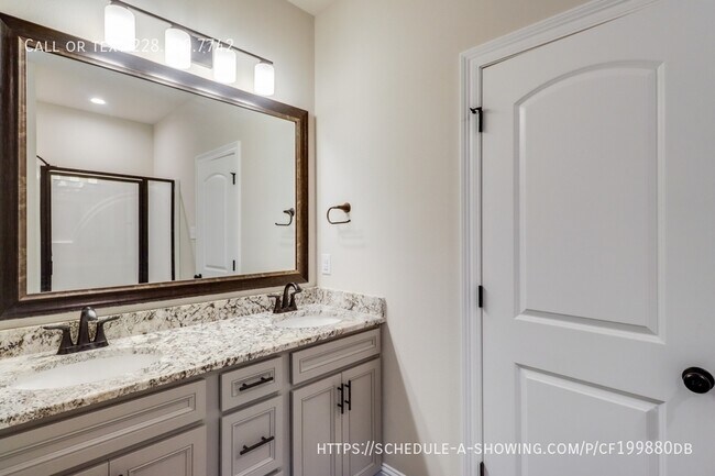 Building Photo - 856 Leeward Dr