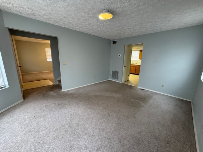 Building Photo - Large 3/2.5 House on Martha Berry Hwy- $1,395