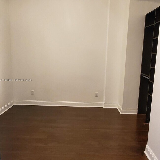 Building Photo - 3029 NE 188th St