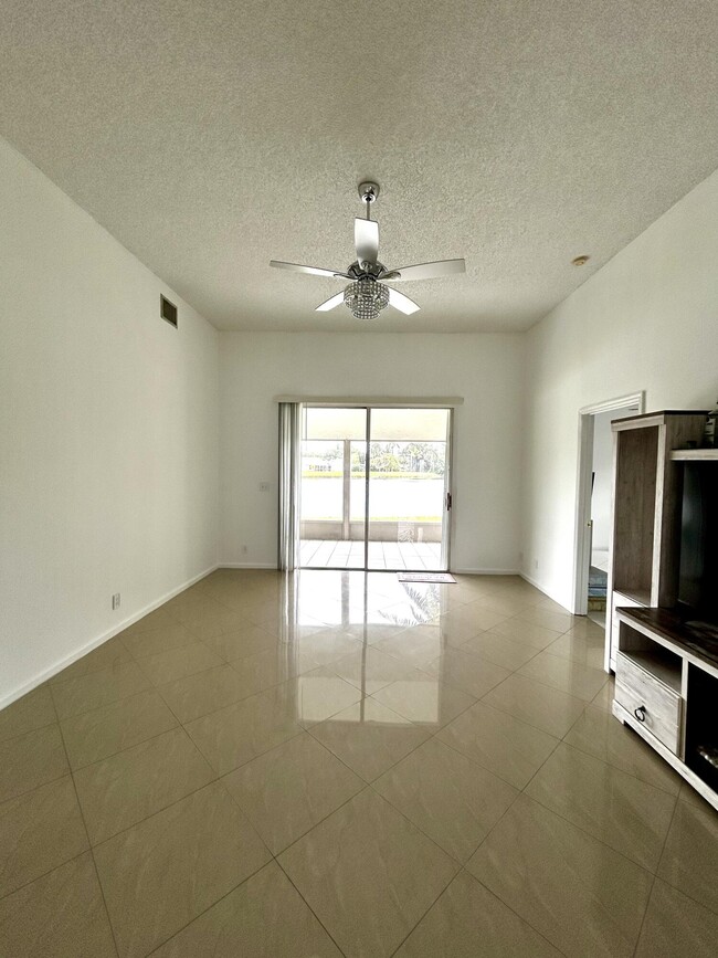 Building Photo - 53 Heather Cove Dr