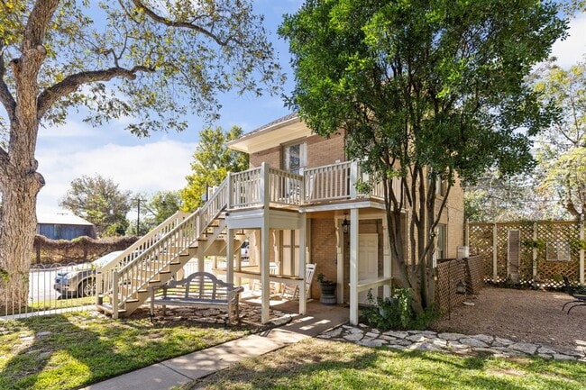 Building Photo - 201 Ramona St