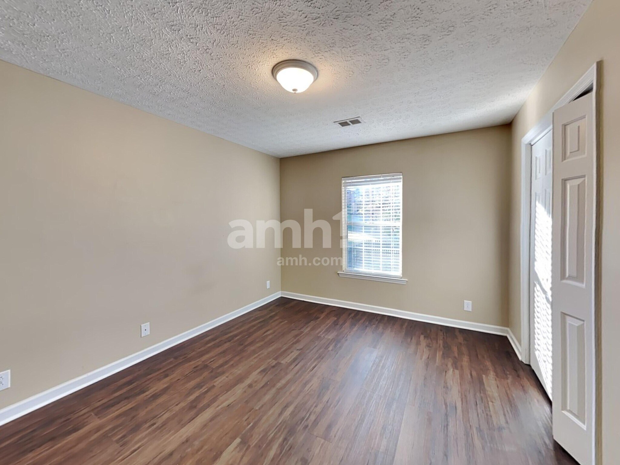 Building Photo - 196 Breakwater Dr