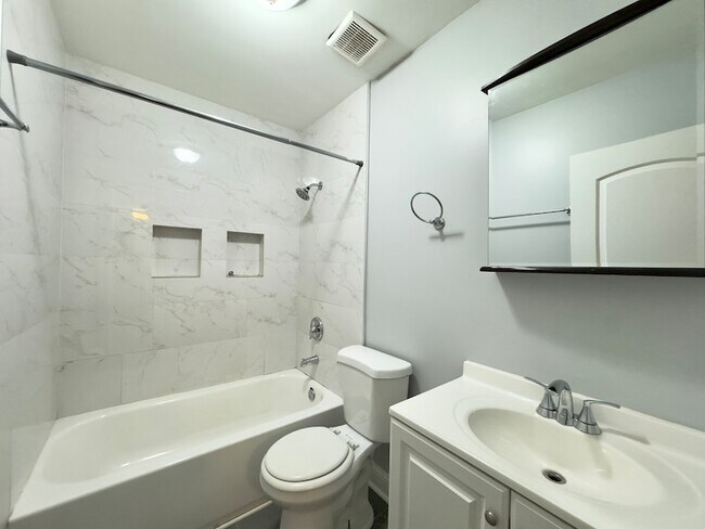 Building Photo - 6947 S Jeffery Blvd