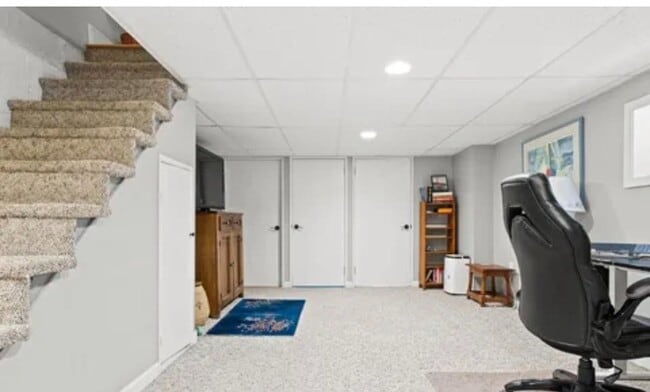 Building Photo - 444 St Davids Ave