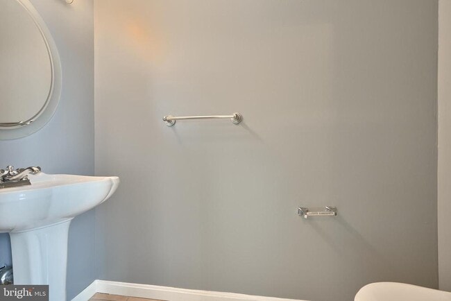 Building Photo - 1108 Baylis St