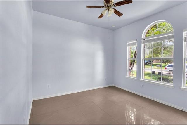 Building Photo - 933 Bens Dr