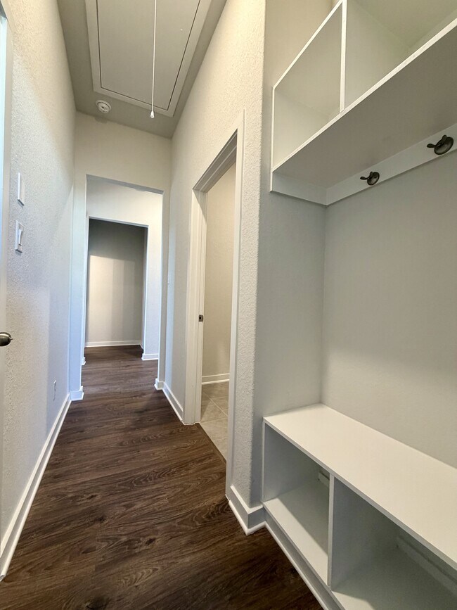 Building Photo - 14427 Inspiration Pt