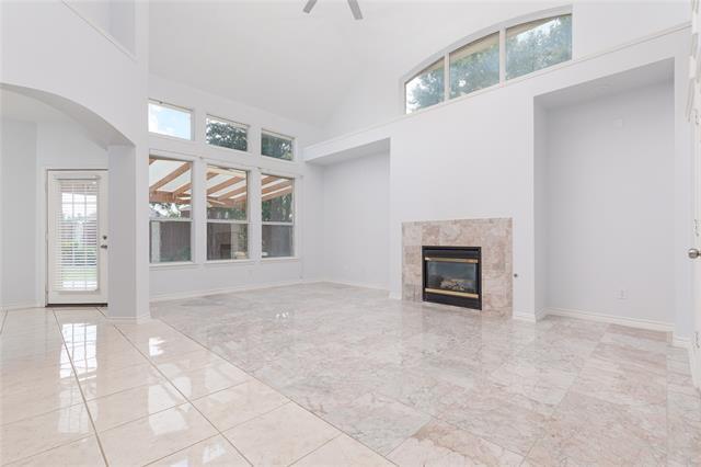 Building Photo - 1404 Hudspeth Dr