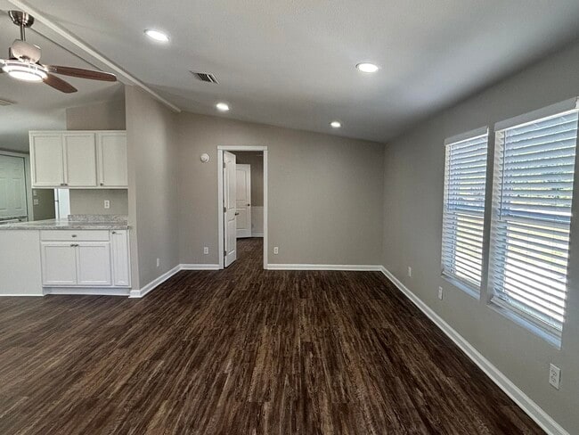 Building Photo - 1895 Wild Cherry Dr