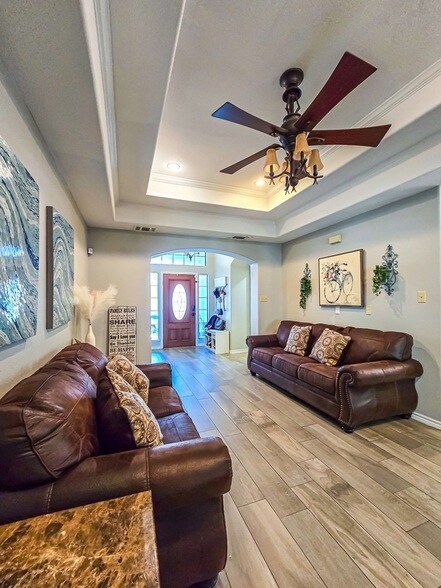 Building Photo - 2673 Crown View Drive