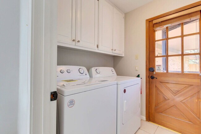 Building Photo - 5309 Beckett Cir