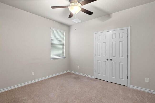 Building Photo - 277 Magna Ln