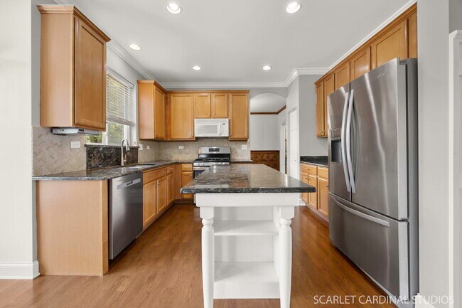 Building Photo - 2783 Hillsboro Blvd