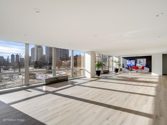 Building Photo - 330 W Diversey Pkwy