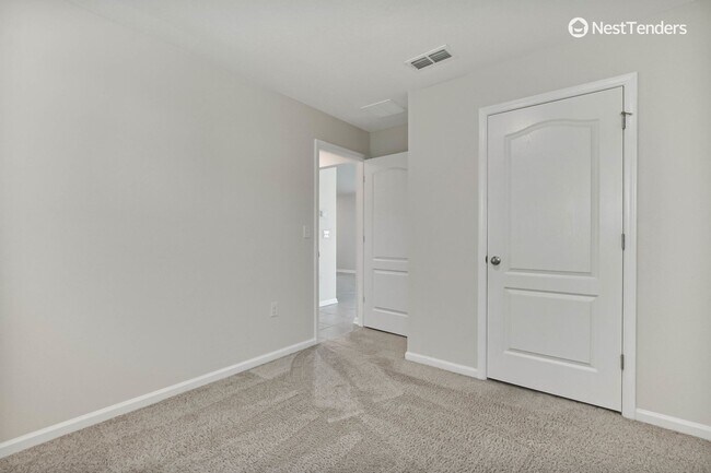 Building Photo - Like New In Nassau Crossing!