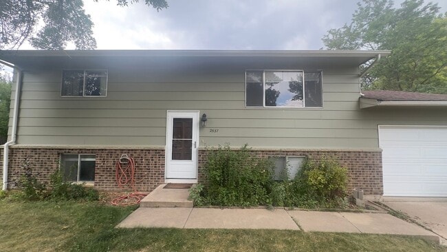 Primary Photo - Great House In Fort Collins