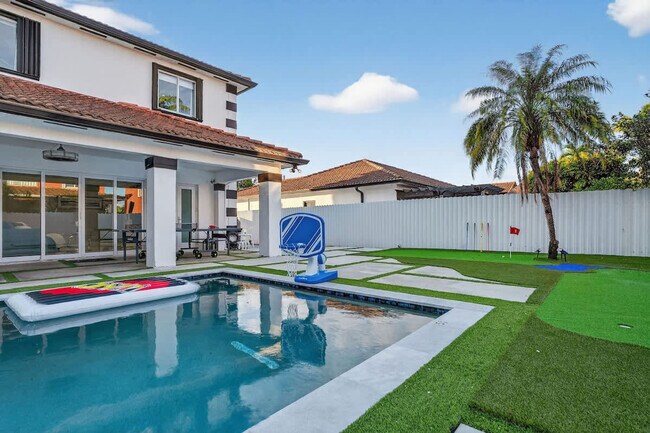 Building Photo - 5161 SW 159th Ct