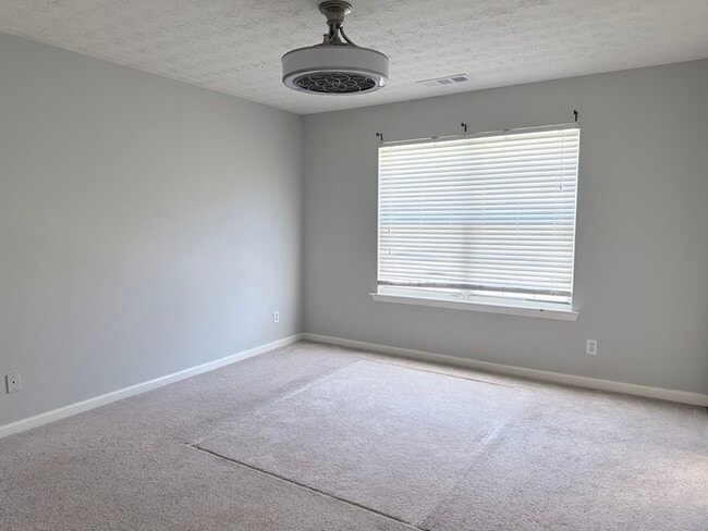 Building Photo - House 4 Beds 3 Baths