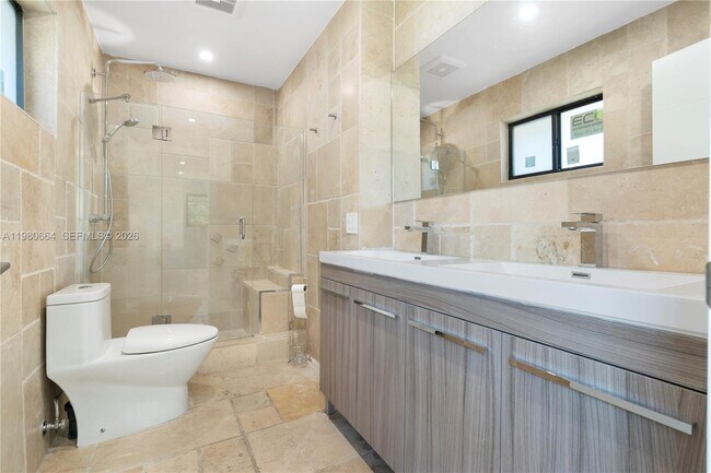 Building Photo - 8951 Byron Ave