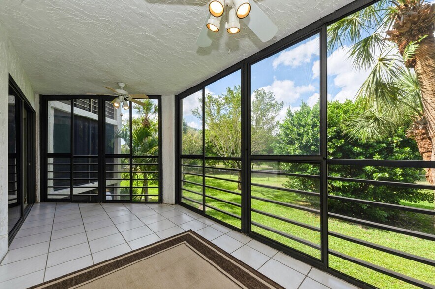 Building Photo - 10173 Mangrove Dr