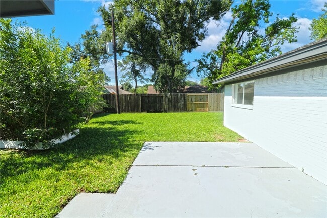 Building Photo - 9211 Blankenship Dr