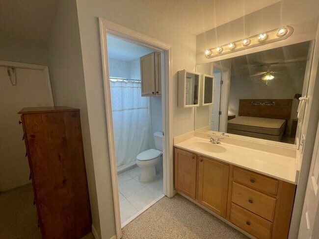 Building Photo - 829 Timberview Dr