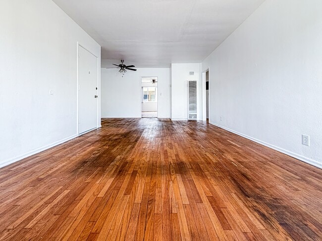 Building Photo - 4024 Palmwood Dr