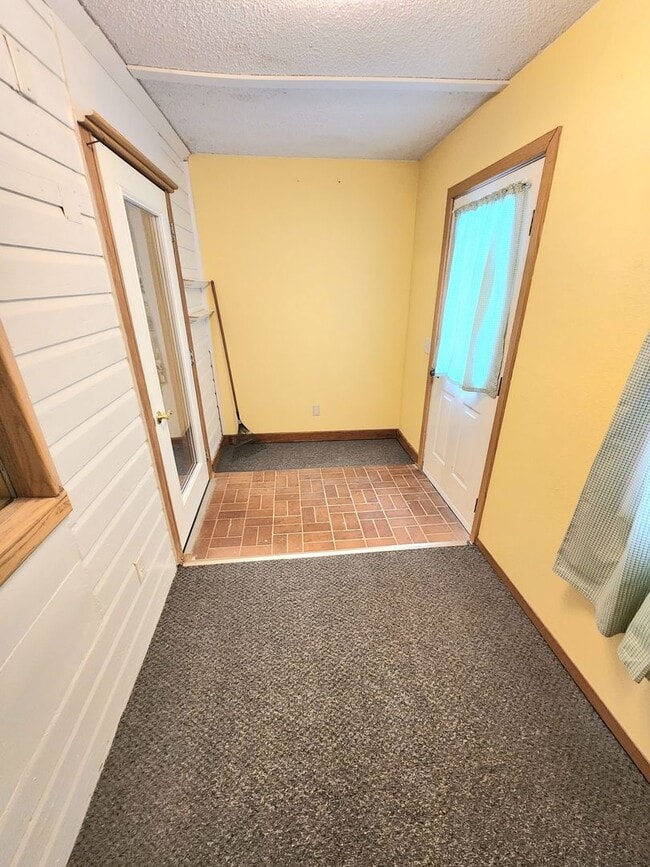 Building Photo - 2 Bedroom/2 Bath House