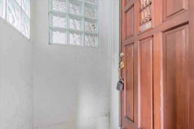 Building Photo - Spacious Townhome in Palo Alto