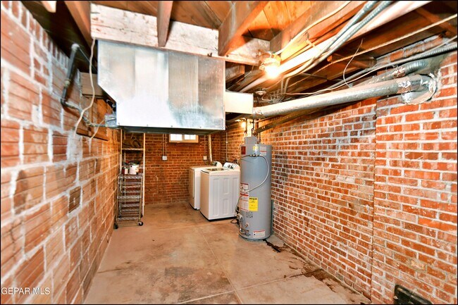 Building Photo - 2906 Wheeling Ave