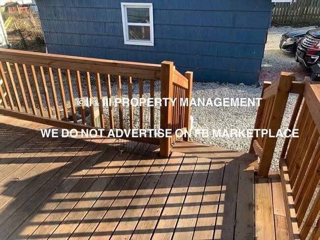 Building Photo - 731 W 25th St