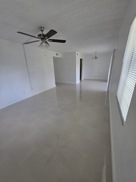 Building Photo - 4793 S Texas Ave