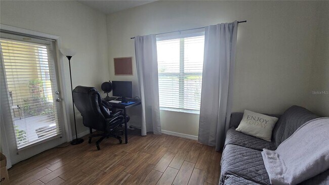 Building Photo - 4085 Shadetree Ln