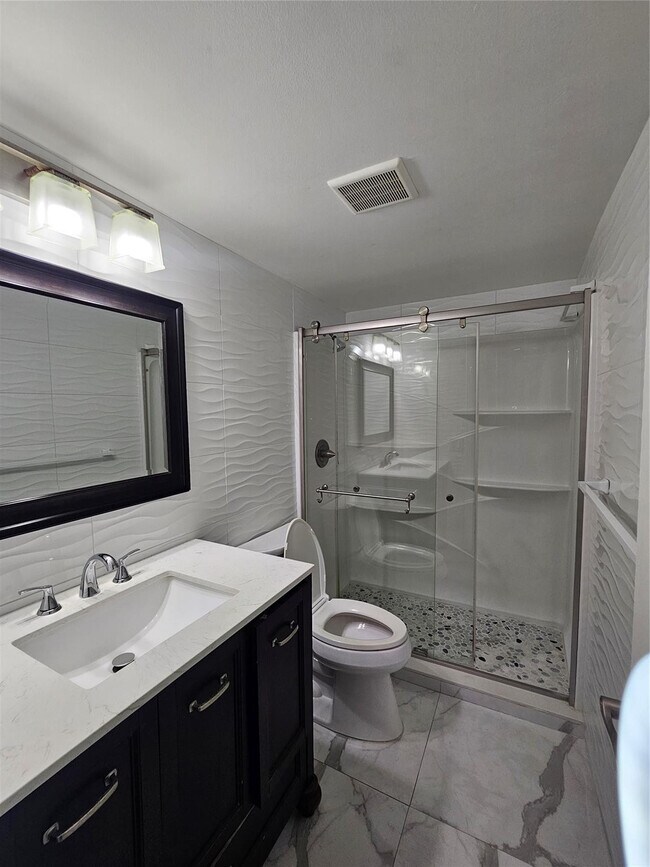 Building Photo - 3720 N Pine Island Rd