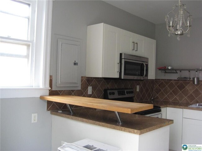 Building Photo - 113 E Broad St