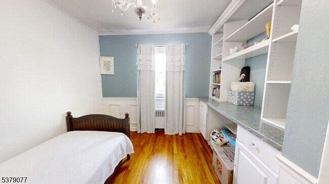 Building Photo - 827 Savitt Pl