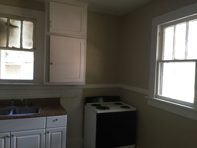 Building Photo - **UPCOMING**Total Electric**4 Bedroom / 2 ...