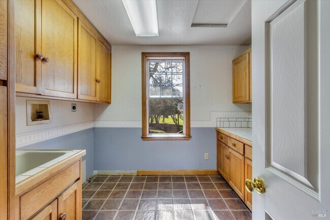 Building Photo - 20 Rosedale Rd