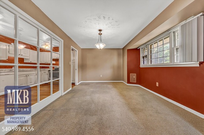 Building Photo - 5260 Crossbow Cir