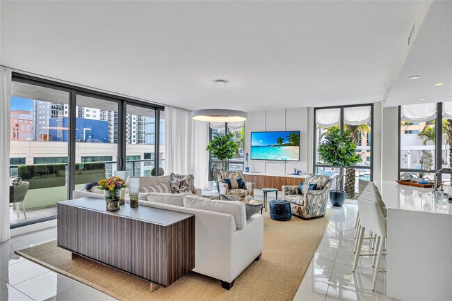 Building Photo - 100 E Las Olas Blvd