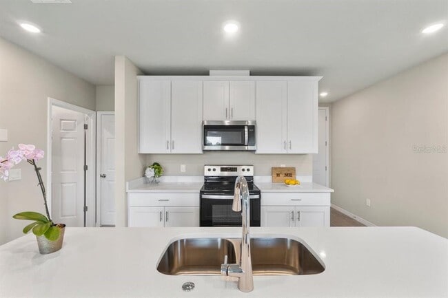 Building Photo - 726 Legacy Dr