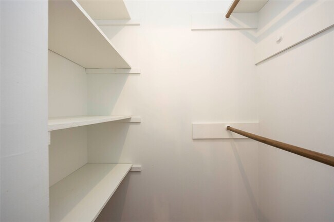 Building Photo - 5511 Green Timbers Dr