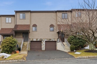 Building Photo - 1606 Alpine Trail