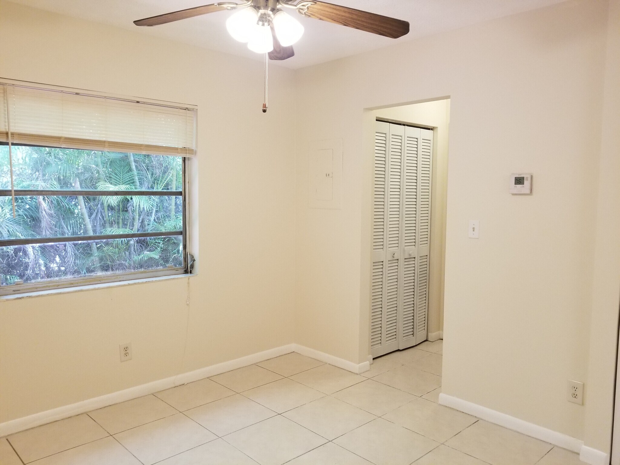 Building Photo - 2326 Monroe St