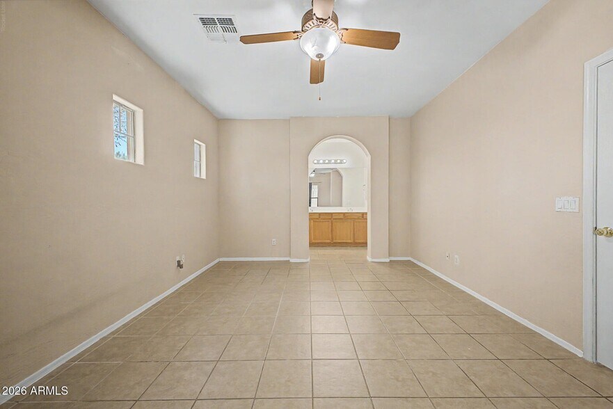 Building Photo - 13271 W Clarendon Ave