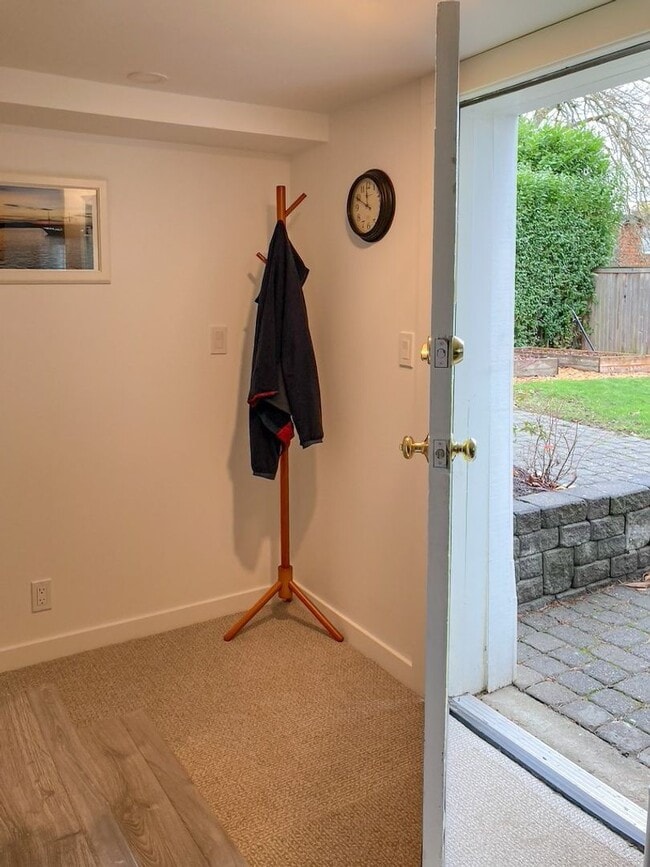 Building Photo - 5Bd/2Ba Seattle Home