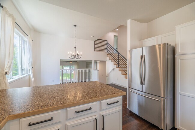 Building Photo - 4 Bed 3 Bath Located in Maple Hill Availab...