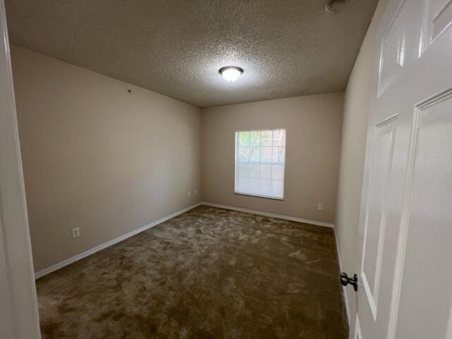 Building Photo - 5024 Lantana Rd